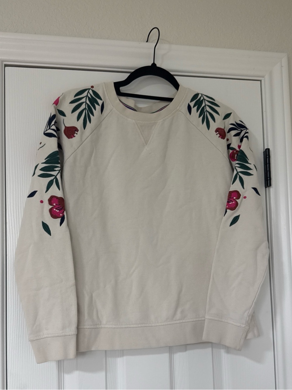BODEN Cream/Ivory/Off White Floral Embroidered Long Sleeve Sweatshirt Size M